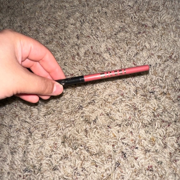 Milani understatement lip liner dessert  rose 🥀 - Picture 2 of 6